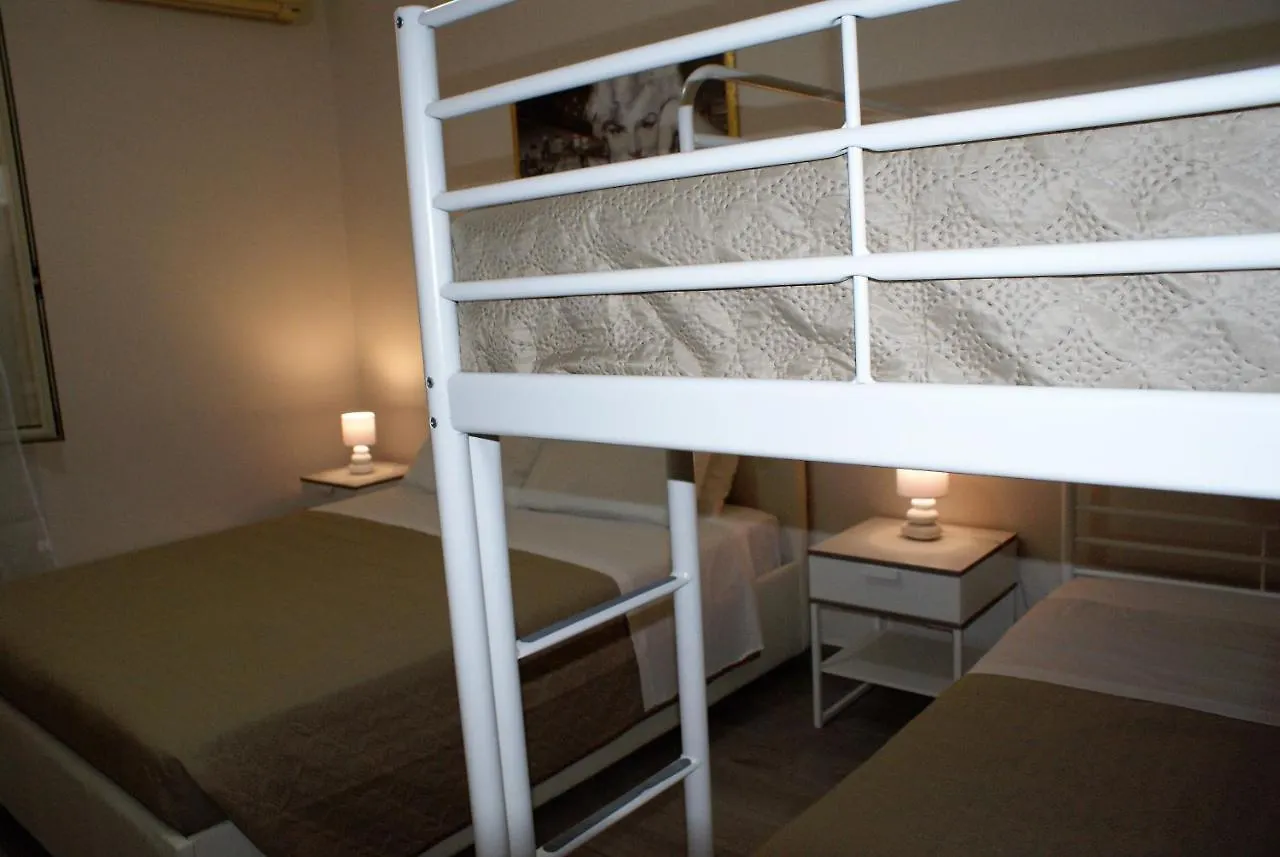 ** Couette-café B&B Metropolitan Rc Reggio de Calabre Italie